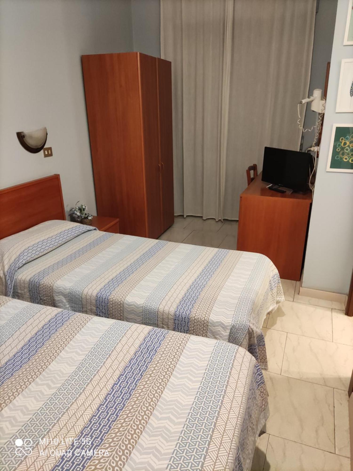 Hostal D'Annunzio House Cesano Boscone Kültér fotó