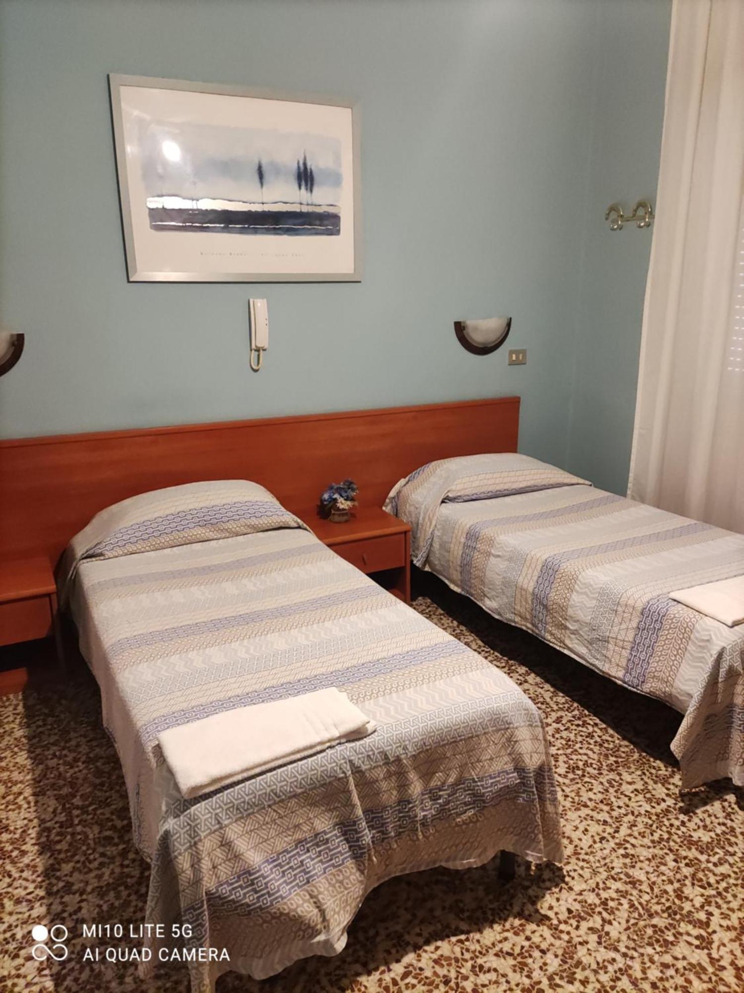 Hostal D'Annunzio House Cesano Boscone Kültér fotó