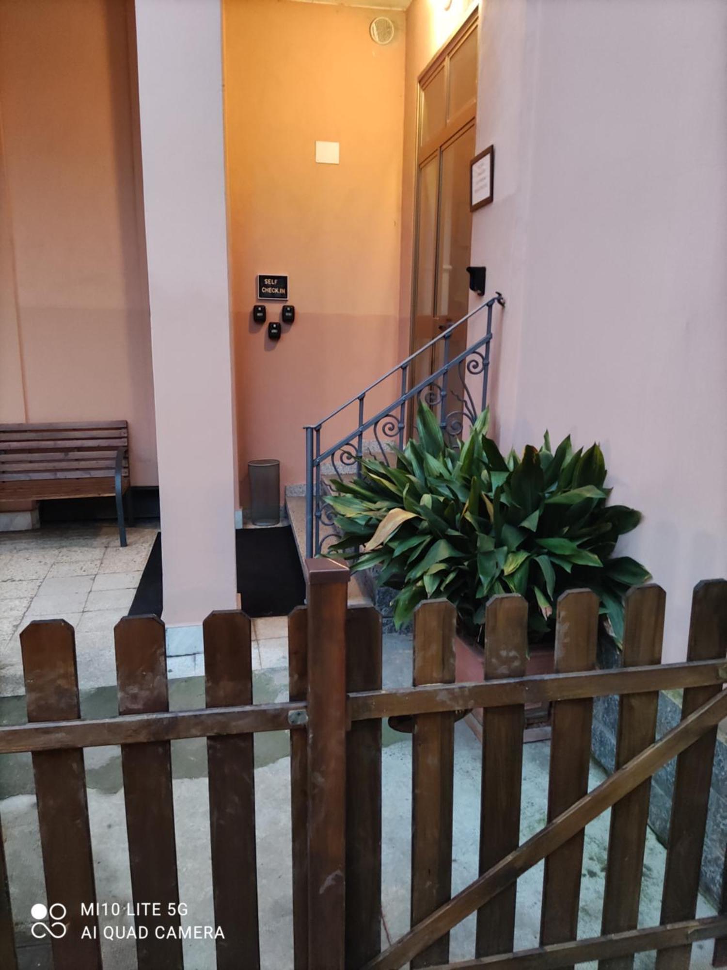 Hostal D'Annunzio House Cesano Boscone Kültér fotó