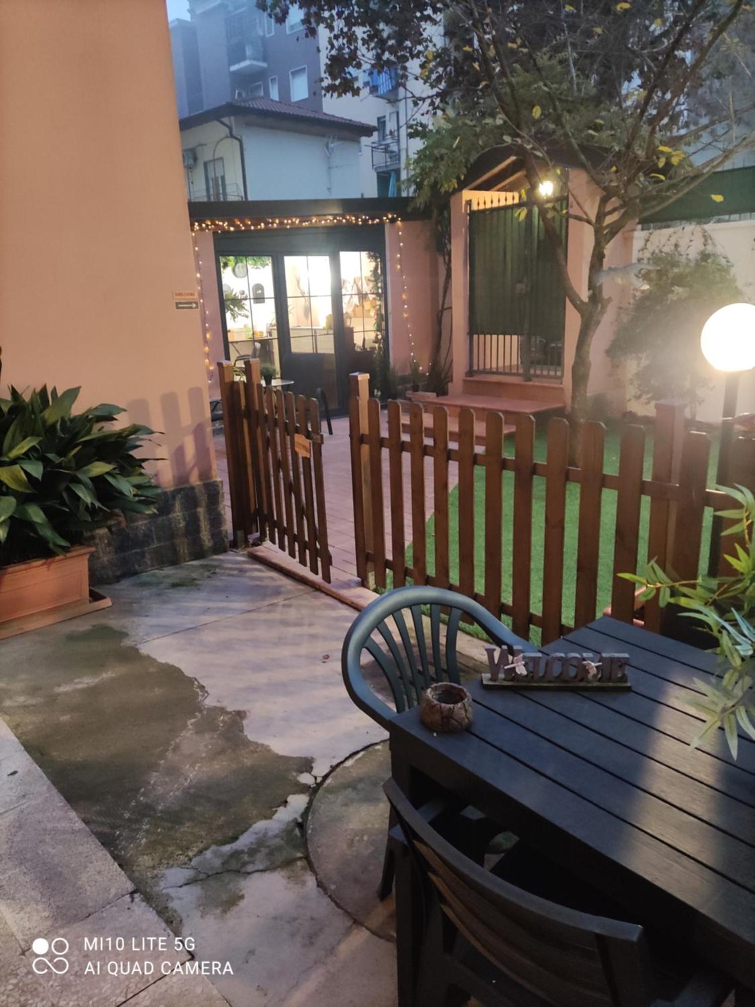 Hostal D'Annunzio House Cesano Boscone Kültér fotó